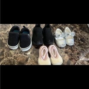 The girl's shoes have a different number, ask without obligation $5 for each pai